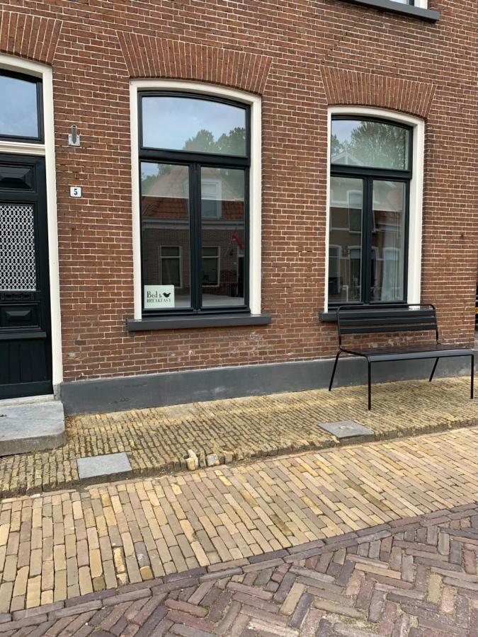 B&B Het Herenhuys Aan De Historische Gracht Van Kollum المظهر الخارجي الصورة