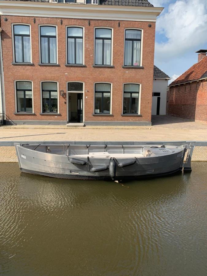 B&B Het Herenhuys Aan De Historische Gracht Van Kollum المظهر الخارجي الصورة